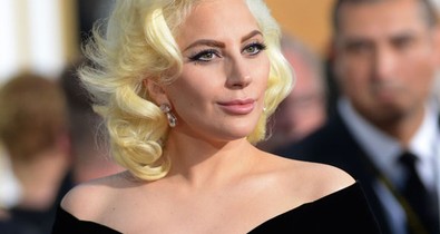 Hatalmas átváltozáson esett át Lady Gaga a Golden Globe gálára