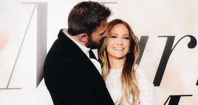 Mentőt hívtak Ben Affleck otthona elé a pár második esküvője előtt