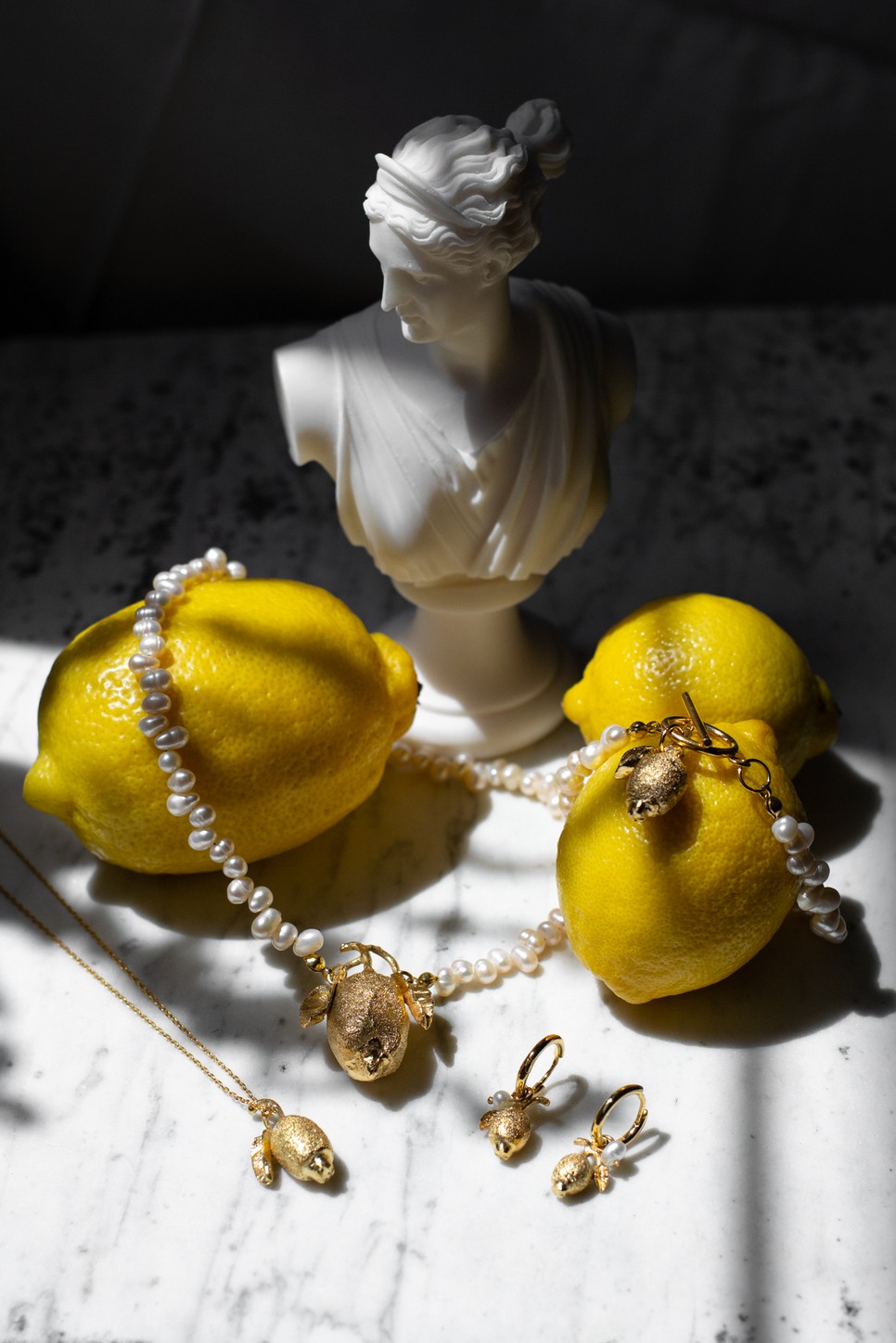 A Pezi Jewellery ékszereit legfőképp a görög nyaralások és tenger szeretete inspirálja