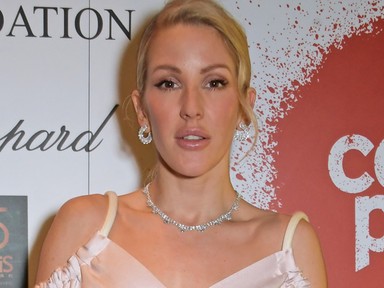 Ellie Goulding pizsamában ment partizni, mégis ő nézett ki a legjobban