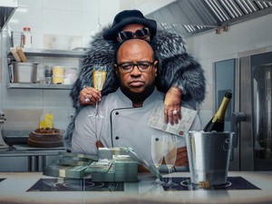 Szívszorító igaz történet áll a Netflix új dokumentumfilmje, az Anyám, a szélhámos mögött