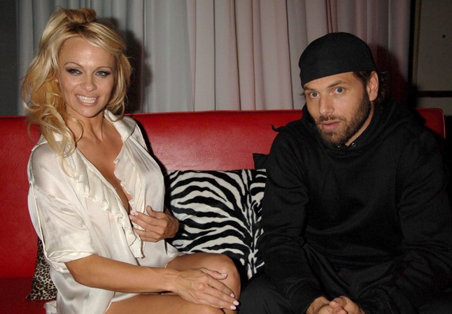 válás, sztárpár, sztárok válása, legrövidebb házasságok, házasság, las vegas, bradley cooper, cher, pamela anderson, carmen electra, kim kardashian, britney spears