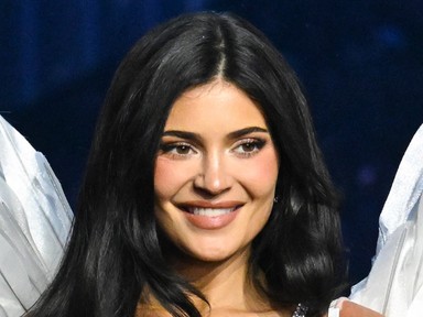 Kylie Jenner életében először vonult végig a Victoria's Secret bemutatón, és rögtön ő viselte a legkülönlegesebb fehérneműt