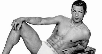 Cristiano Ronaldo végre felhúzott egy nadrágot