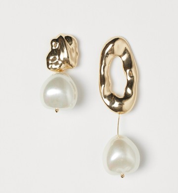 Aszimmetrikus fülbevaló H&M 1995 Ft  GLAMOUR-napokon 1596 Ft