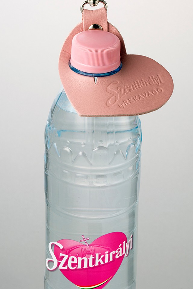 Magyarország egyik legismertebb divattervezője kiegészítőt tervez a Szentkirályinak!