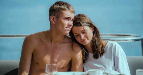 5 rövid Netflix sorozat, amit egyetlen hétvége alatt megnézhetsz