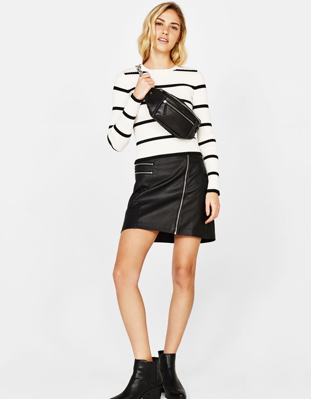 Láncos övtáska- Bershka 4995 Ft