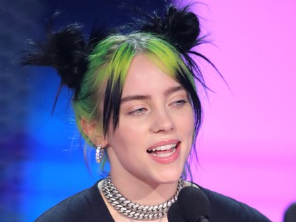 Leesik az állad a 12 éves Billie Eilish énekhangjától