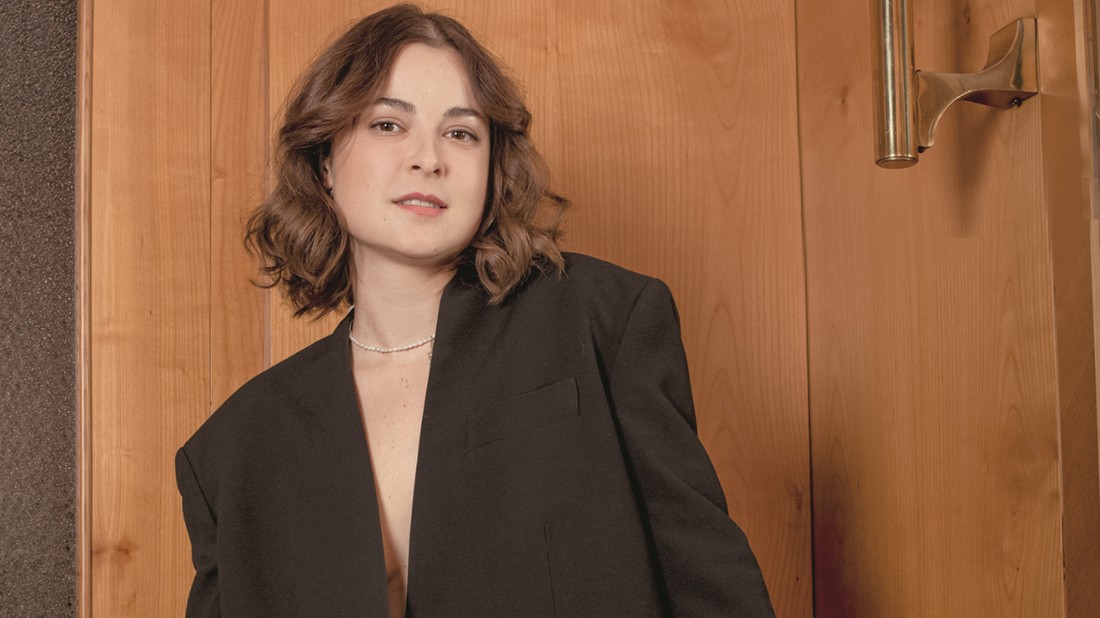 Szöllősi Nóra szerint minden nőnek saját felelőssége megismernie és megérteni a teste működését - Stylist: Csillag Szilvia Smink: Kiss Csilla Haj: Végh Virág Blézer ÁERON Köszönet a helyszínért a Danubius Hotel Gellértnek danubiushotels.com!