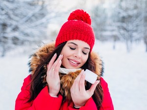 Érzékeny, száraz vagy zsíros a bőröd? Ezeket használd hideg időben - Téli arcápolási útmutatóval jövünk minden bőrtípusra