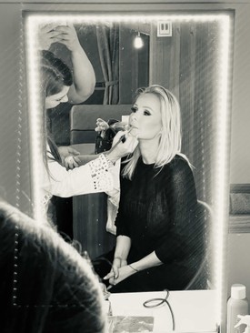 Köllő Babett a színfalak mögött készül a Sztárban sztár leszek! élő adására