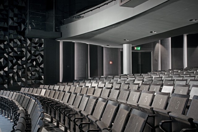 Lenyűgöző lett! Megújult az Örkény Színház nézőtere