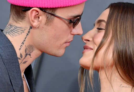 Ők a sztárvilág legstílusosabb szerelmespárjai - Hailey és Justin Bieber vezetik a listát, de Zendaya és Tom Holland is az élen vannak