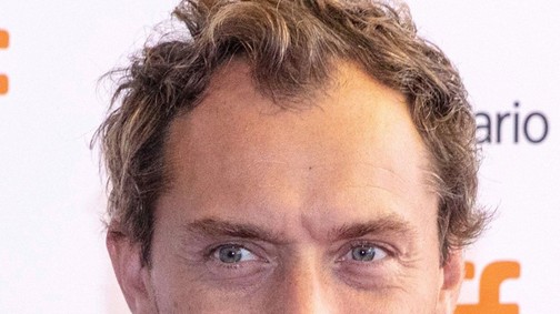 Jude Law kislánya már teljesen úgy néz ki, mint a fiatal Miley Cyrus