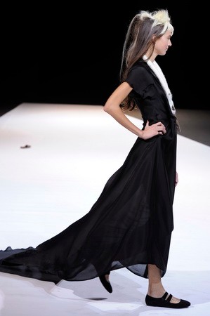 Yohji Yamamoto show, 2. look, ezzel zárta Niki a show-t