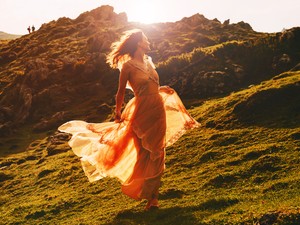 Világvége hangulat 2025-ben? Így őrizd meg a mentális egészséged a krízisek közepette