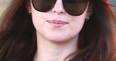 Dakota Johnson ultramenő szettjét fillérekből lekoppinthatod