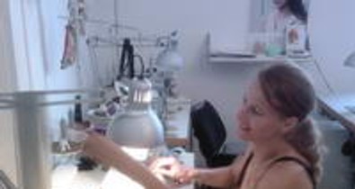 Füstölnek a varrógépek!