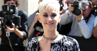 Annyira édes! Katy Perry kézenfogva érkezett az anyukájával