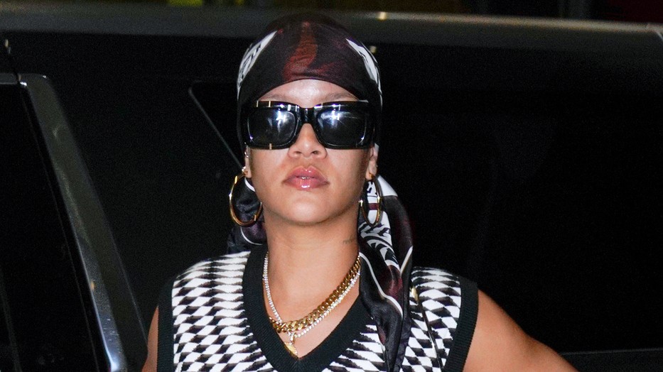 Kiugrik a szemed, ha sokáig nézed Rihanna ruháját