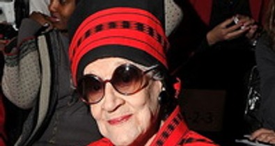 90 felett is az éjszakai élet sztárja volt, egy divatbemutatón hunyt el