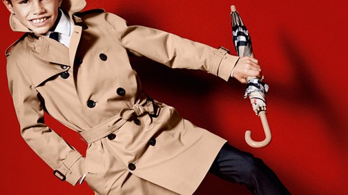 Romeo Beckham a Burberry arca