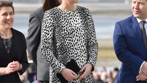 Fantasztikus kismamaruhában Kate Middleton