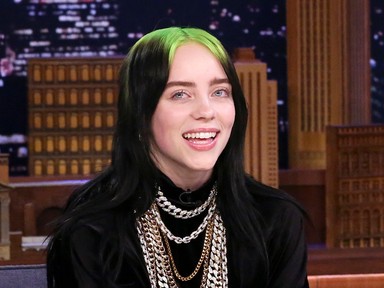 Billie Eilish zöld haja nincs többé! Nézd meg az új frizuráját