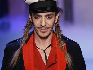 John Galliano visszatér?