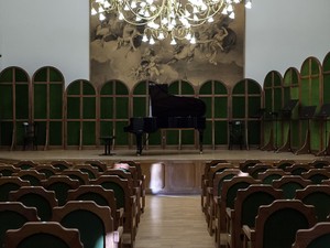 Egy nap Mosonyival a Régi Zeneakadémián