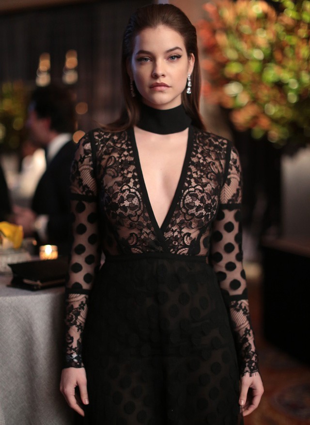 Palvin Barbara áttetsző dresszben