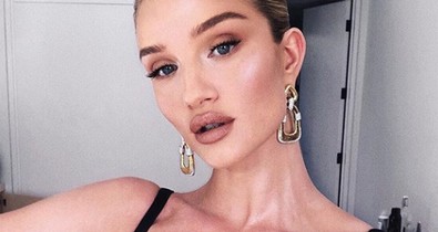 A királyi család fotóin is túltesznek azok a képek, amiket Rosie Huntington-Whiteley osztott meg