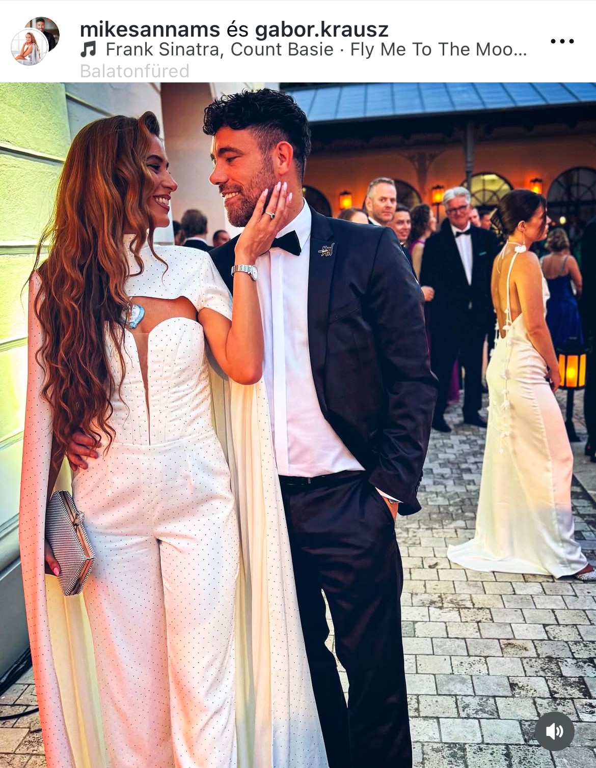 A szerelmesek romantikus fotója láttán egyszerűen elolvadunk.