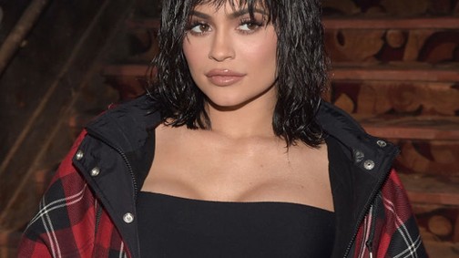 Kylie Jenner elkísért egy fiatal srácot a szalagavatójára!