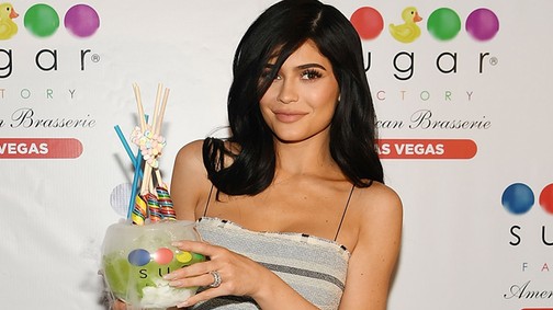 Kylie Jenner születésnapját egy luxus yachton tartják, aminek az árát kimondani sem tudjuk