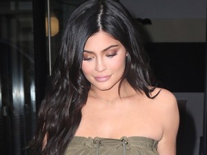 Ha meglátod Kylie Jenner pucérruháját, egyből nyári hangulatod lesz