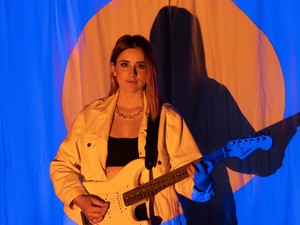 A minden nehézséget legyőző kapcsolatokról szól B. Nagy Réka új dala