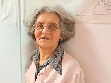 Egy kiállítás, amit neked is látnod kell: híres nők portréit varrta meg a magyar képzőművész, aki nyugdíjasként kezdett alkotni