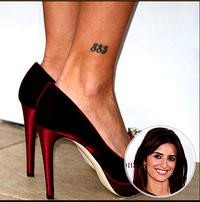 A 883-as szám Pe lábán.