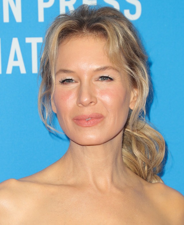 Mindig meglepődünk, mennyire felismerhetetlen Renee Zellweger a sok plasztikától