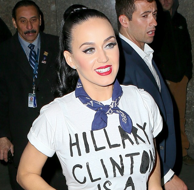 katy perry, hillary clinton, elnökválasztás, vetkőzés, meztelenre vetkőzik, instagram, választás