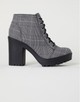 Kockás bokacsizma H&M 9495 FtGLAMOUR-kuponnal: 7596 Ft
