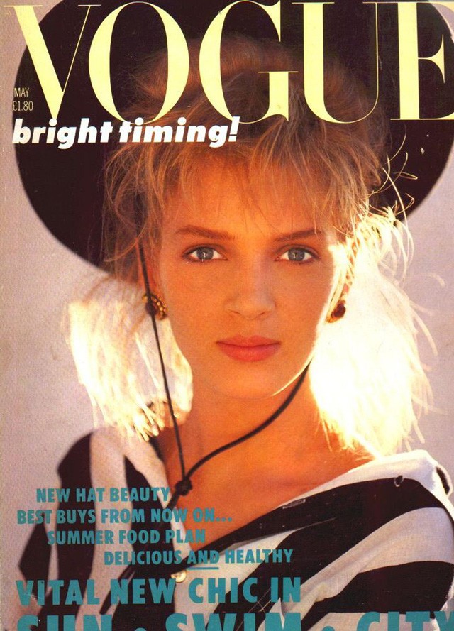 Bizony, Uma Thurman mindössze 15 évesen kapott profi modellszerződést, és még abban az évben, 1985-ben az angol Vogue címlapján kapott lehetőséget, Uma több címlapszerepléssel is büszkélkedett, és ismert volt a nagy divatmárkáknál, amikor két év múlva már filmszerepben is kipróbálhatta magát, és onnan el is dőlt, hogy hol folytatja