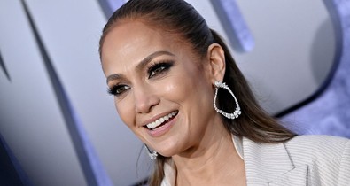 Jennifer Lopez bemutatta brutális kartetoválását