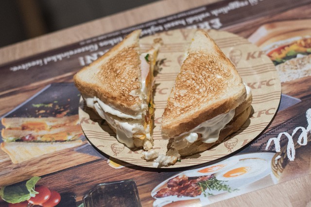 Magyarországon ehetsz először KFC reggelit