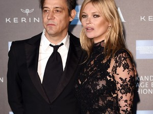 Neeeee! Kate Moss válik