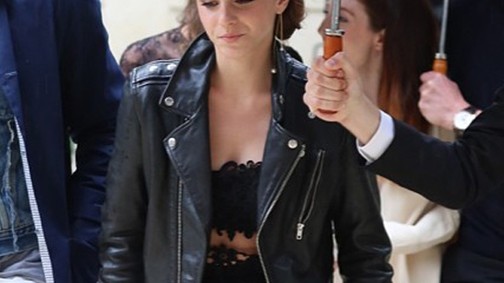 Emma Watson szexi bőr és csipke összeállítása