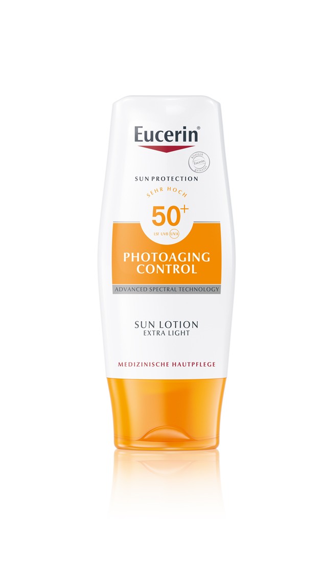 Sun Photoaging Control naptej testre SPF 50 EUCERIN 5690 Ft/150 ml (37,93 Ft/1 ml)