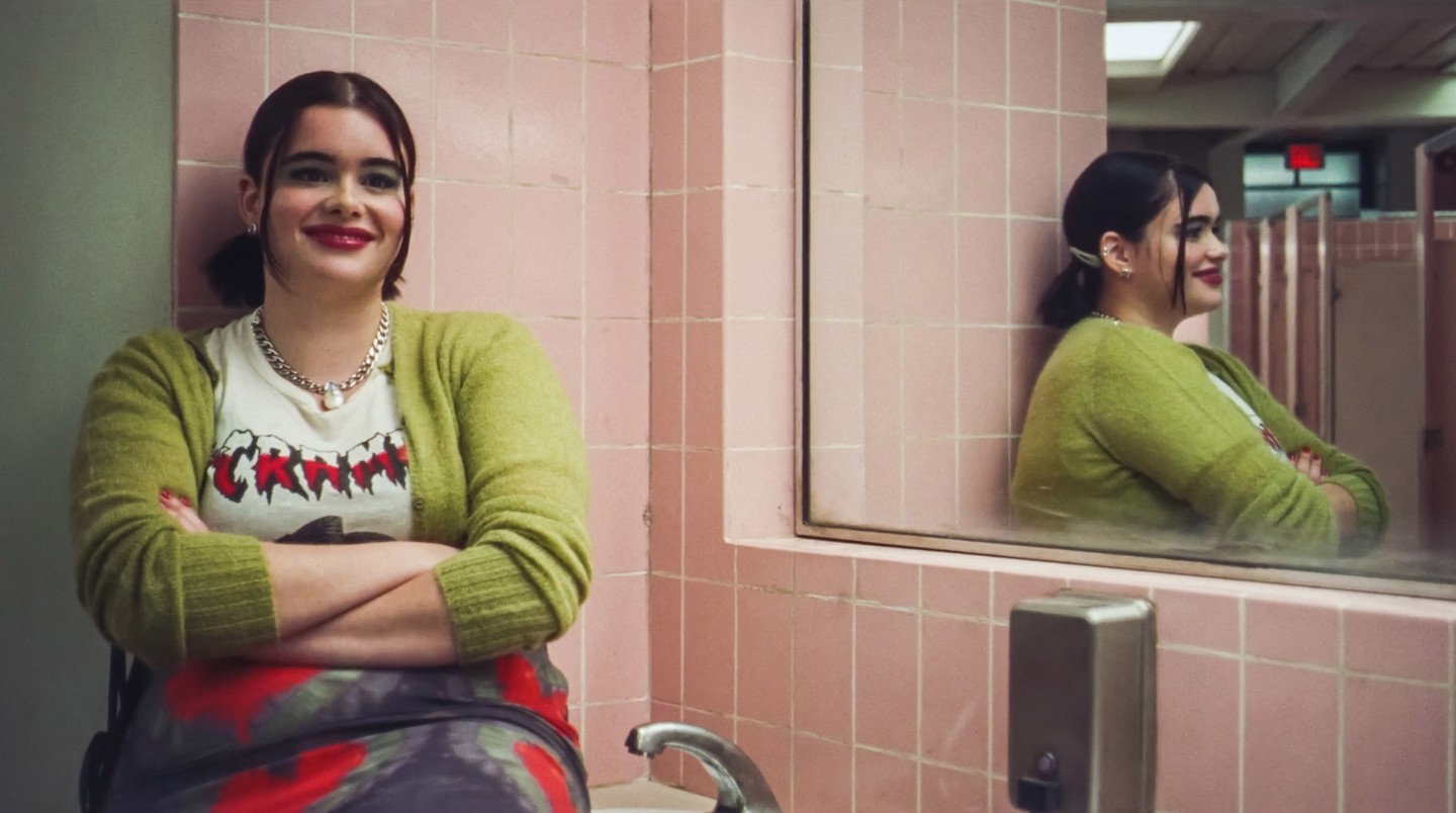 Barbie Ferreira, aki Kat karakterét alakította, maga döntött úgy, hogy nem szeretne visszatérni a sorozat harmadik évadába. És bár a rajongók többsége megértéssel fogadta, hogy nem akart beskatulyázódni a „kövér barátnő” szerepébe, sokak szerint a története hirtelen és kidolgozatlanul ért véget.